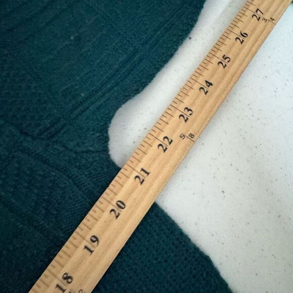 Huntington Ridge Women’s Turtleneck Sweater Size Medium 100% Acrylic - Picture 7 of 9